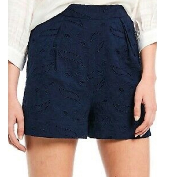 Cremieux Embroidered Pleated Navy Blue Jillian Figi Island Eyelet Short 8 Medium - Picture 1 of 8